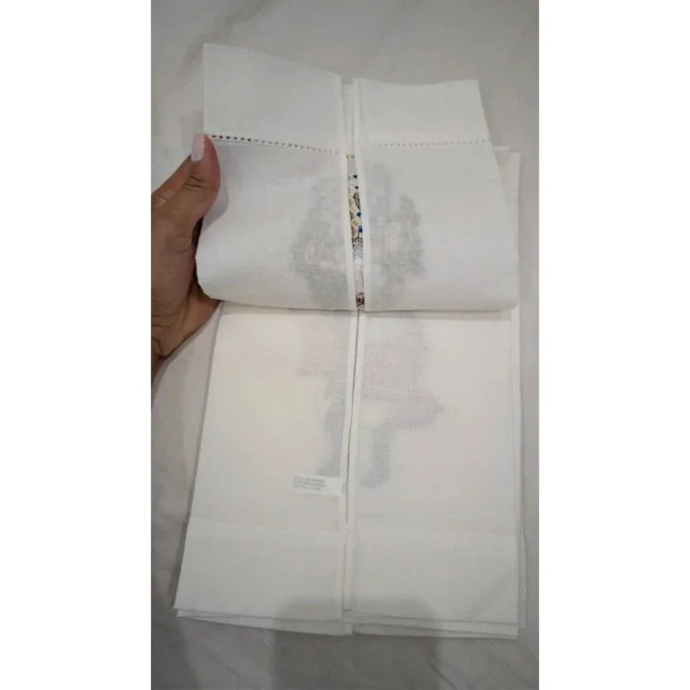 Bulk of 3 Classic Holiday Towels